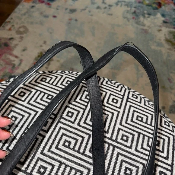 Kate Spade New York Cameron Street Zooey Tote in black saffiano leather - Picture 6 of 10